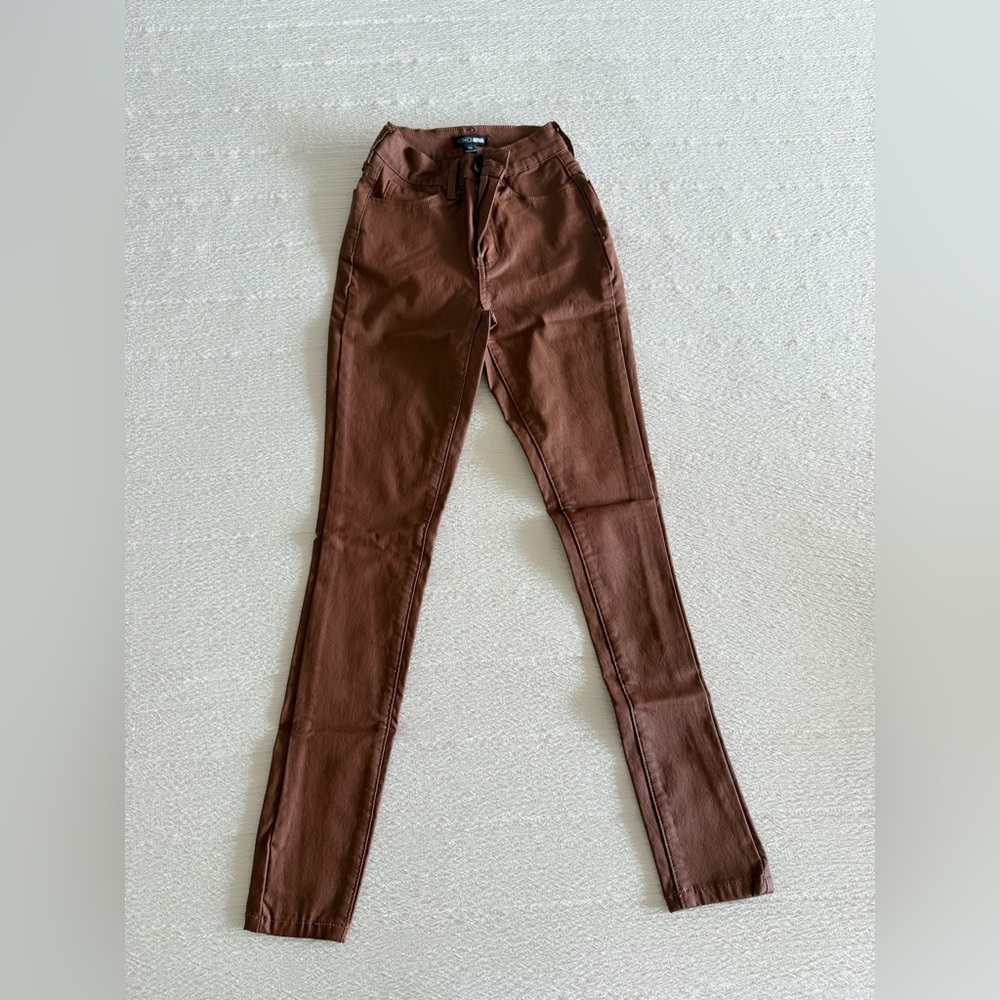 Fashion Nova Brown Skinny Jeans Sleek Design